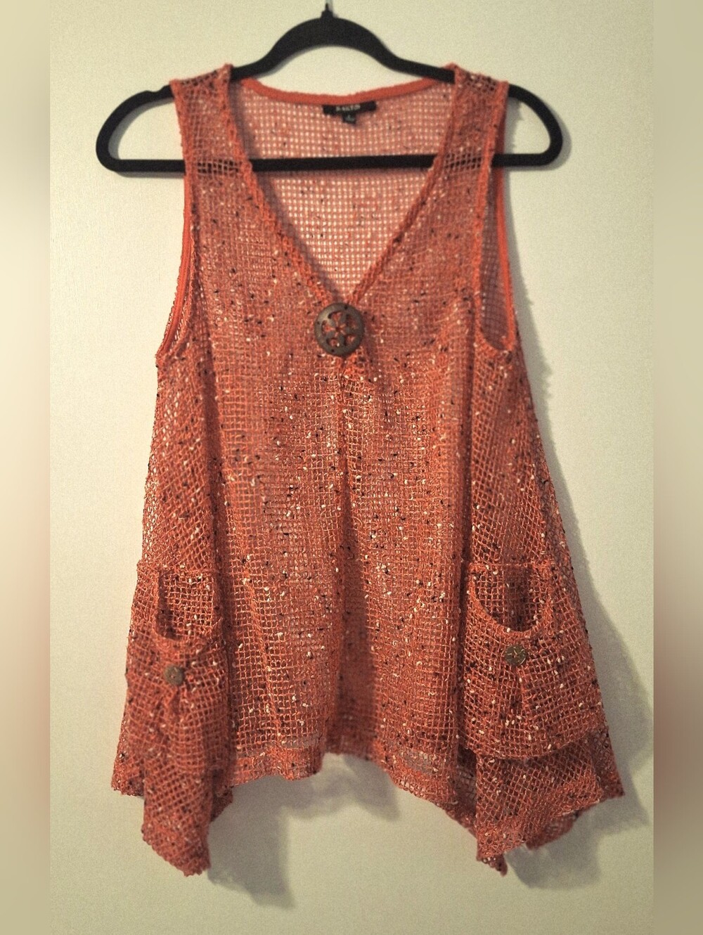 Kaktus Rust Crochet V-Neck Tank with Button Detail